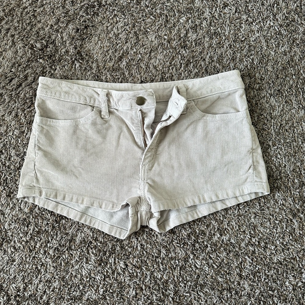 Light cream shorts
